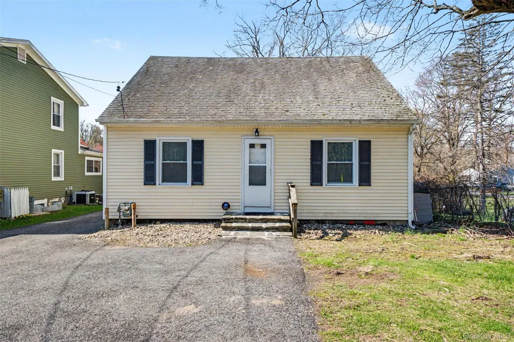 15 Forge Hill Road New Windsor, NY 12553