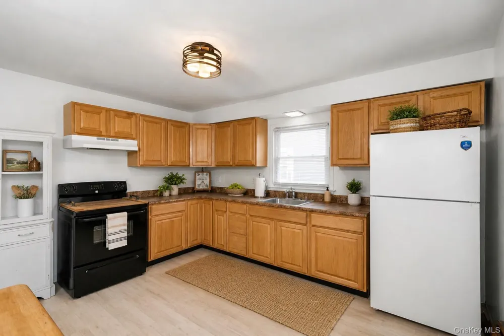 15 Forge Hill Road New Windsor, NY 12553