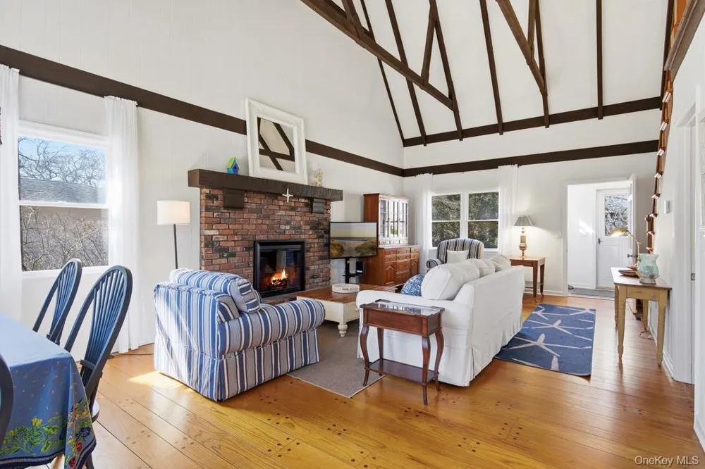 3 Foster Avenue Hampton Bays, NY 11946