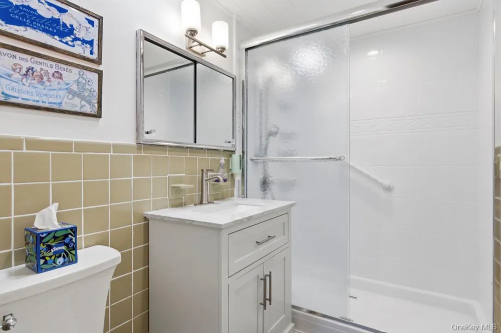3 Foster Avenue Hampton Bays, NY 11946