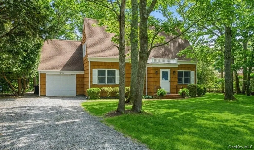 3 Foster Avenue Hampton Bays, NY 11946