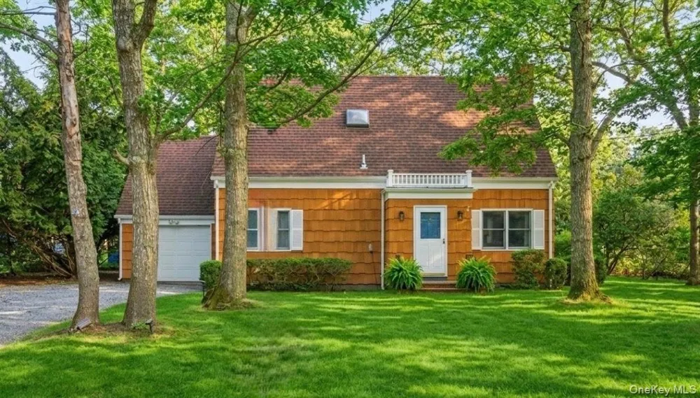 3 Foster Avenue Hampton Bays, NY 11946