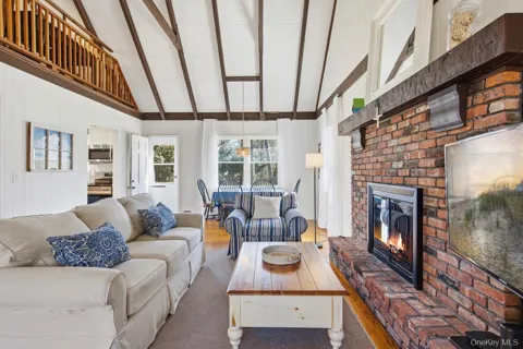3 Foster Avenue