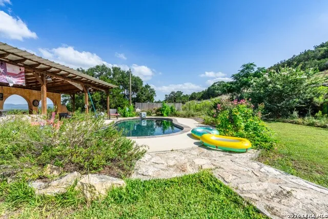 1079 County Road 357 Utopia, TX 78884