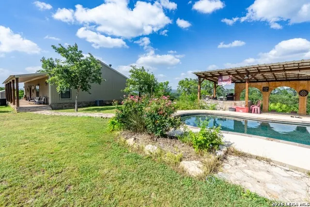 1079 County Road 357 Utopia, TX 78884
