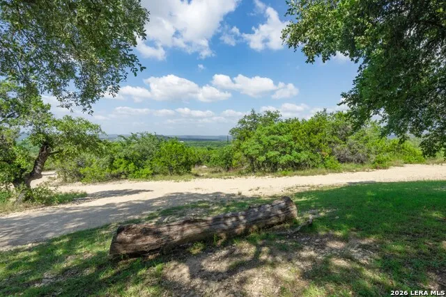 1079 County Road 357 Utopia, TX 78884