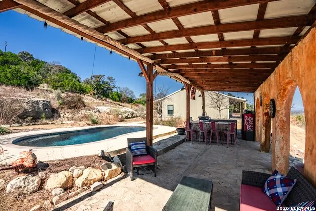 1079 County Road 357 Utopia, TX 78884