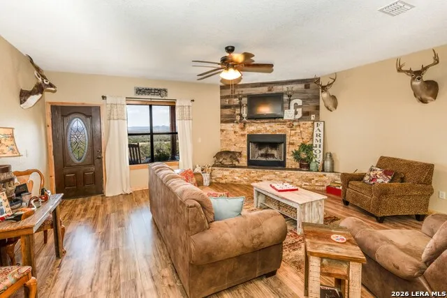 1079 County Road 357 Utopia, TX 78884