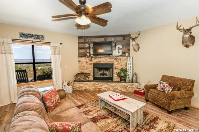 1079 County Road 357 Utopia, TX 78884