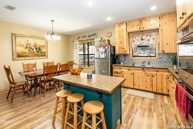 1079 County Road 357 Utopia, TX 78884