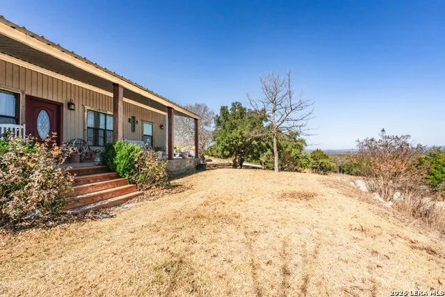 1079 County Road 357 Utopia, TX 78884