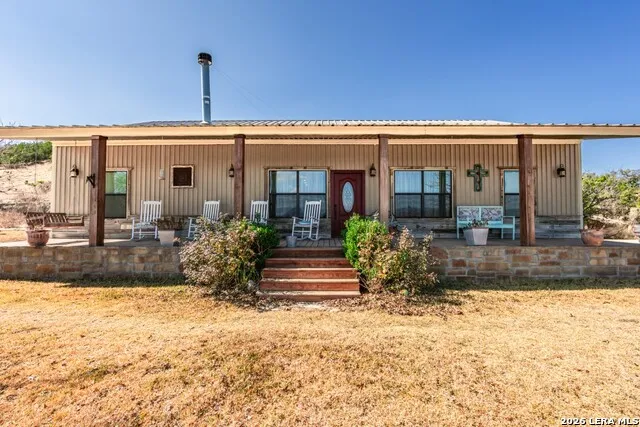 1079 County Road 357 Utopia, TX 78884
