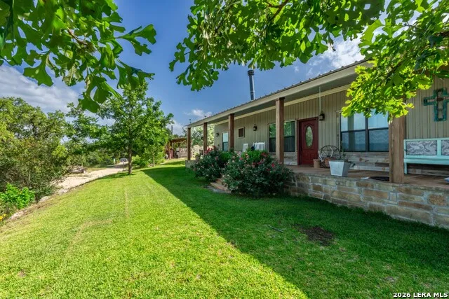 1079 County Road 357 Utopia, TX 78884