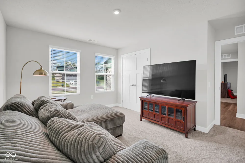 959 Independence Drive Edinburgh, IN 46124