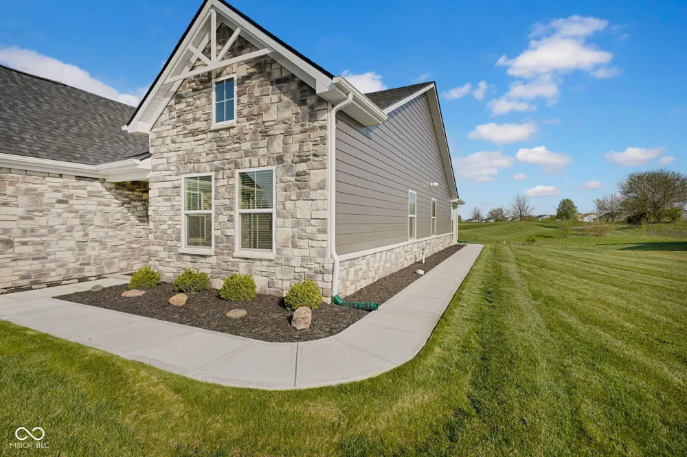 959 Independence Drive Edinburgh, IN 46124