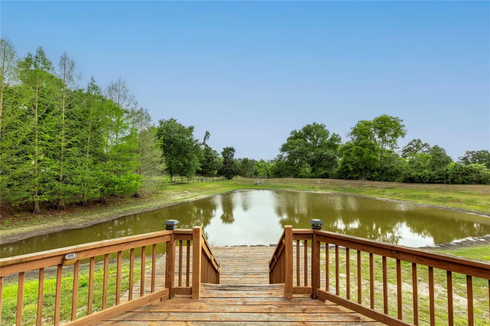 119 Heritage Trail Bellville, TX 77418