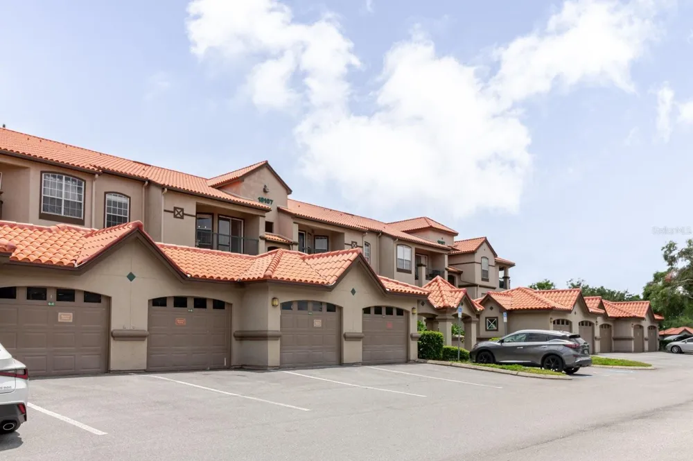 18107 PEREGRINES PERCH PLACE #6303 Lutz, FL 33558