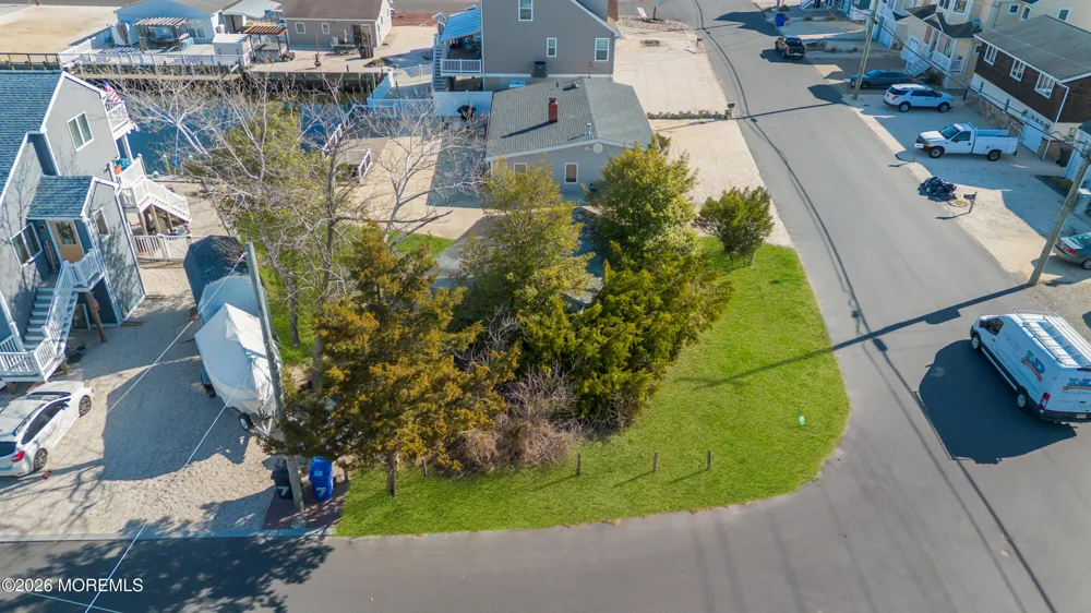3 Linda Road Manahawkin, NJ 08050