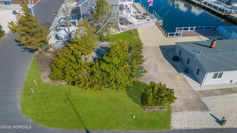 3 Linda Road Manahawkin, NJ 08050
