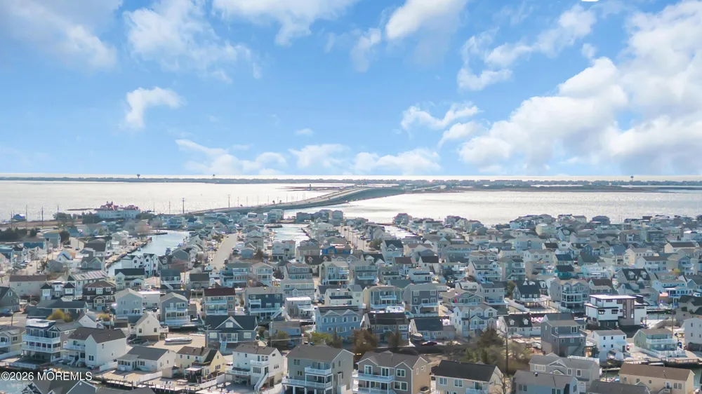 3 Linda Road Manahawkin, NJ 08050