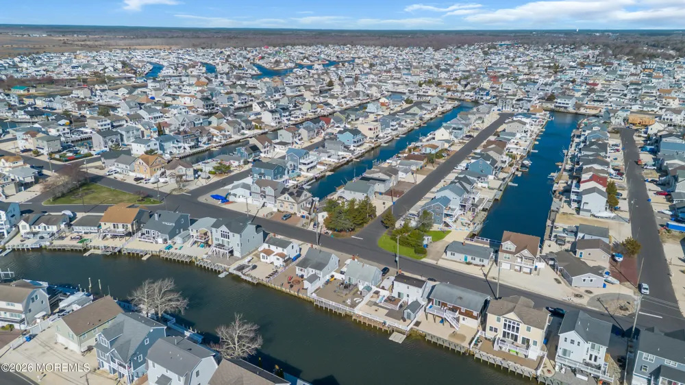 3 Linda Road Manahawkin, NJ 08050