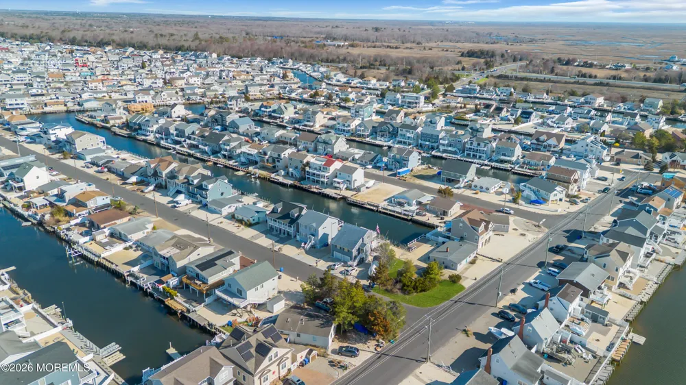 3 Linda Road Manahawkin, NJ 08050