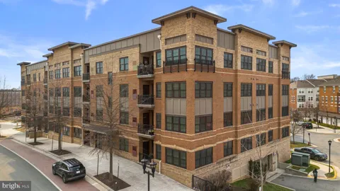 9521 BASTILLE STREET #305