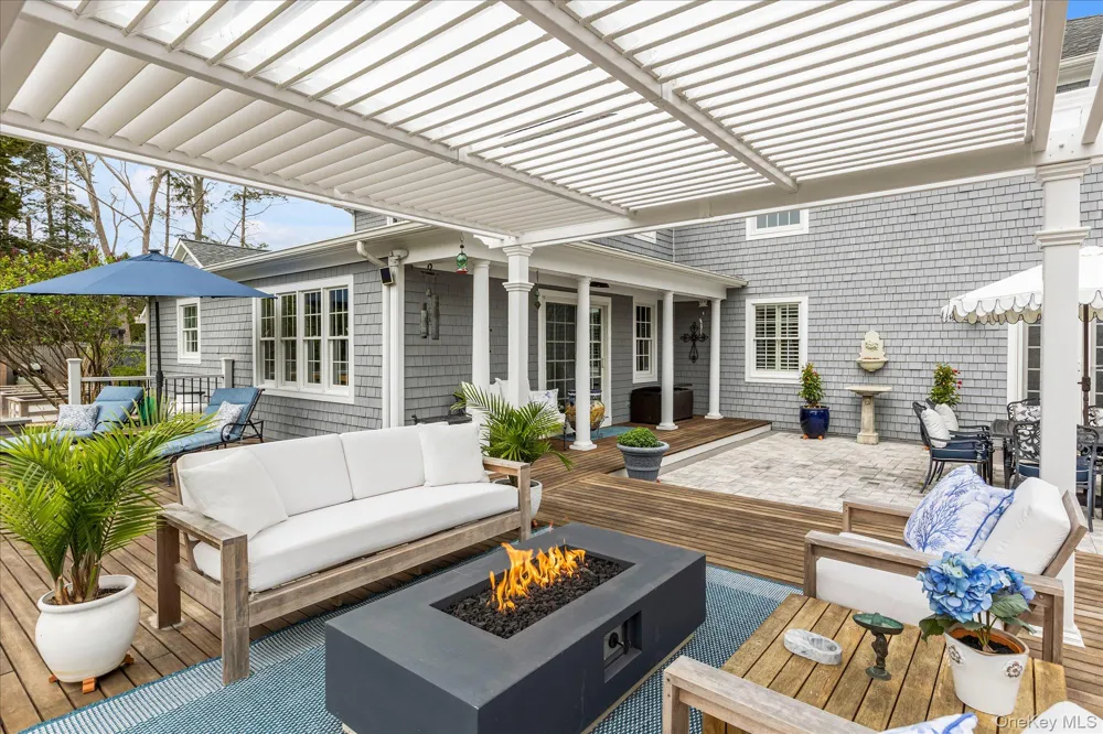 25 Lighthouse Road Southold, NY 11971