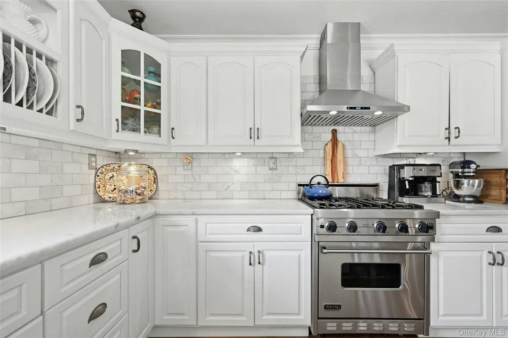 25 Lighthouse Road Southold, NY 11971
