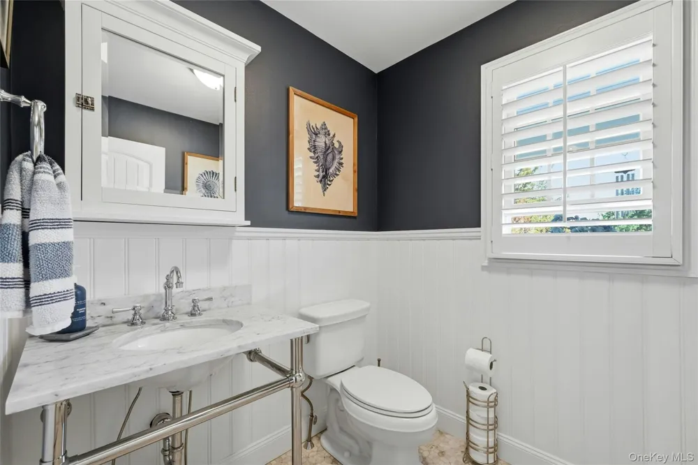 25 Lighthouse Road Southold, NY 11971
