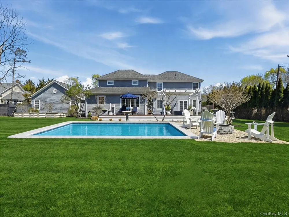 25 Lighthouse Road Southold, NY 11971
