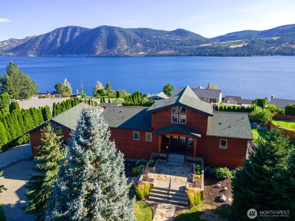 1995 Lakeshore Drive Manson, WA 98831