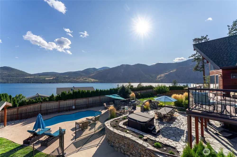 1995 Lakeshore Drive Manson, WA 98831