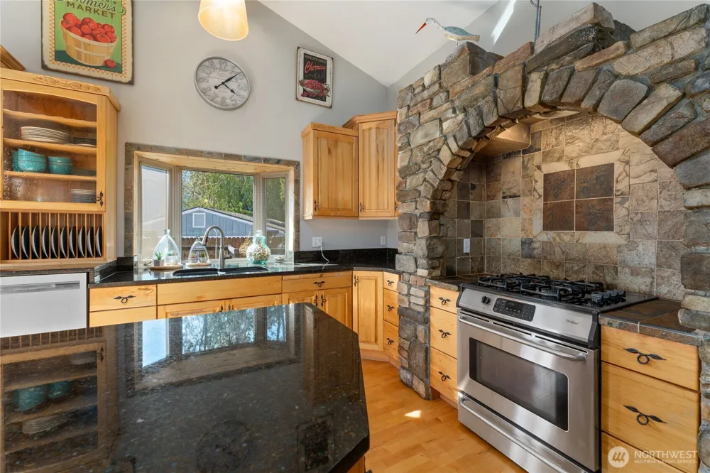 1995 Lakeshore Drive Manson, WA 98831