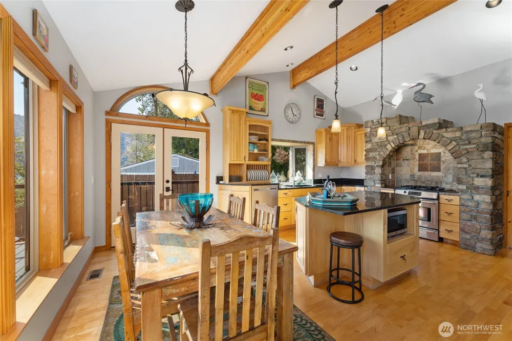 1995 Lakeshore Drive Manson, WA 98831