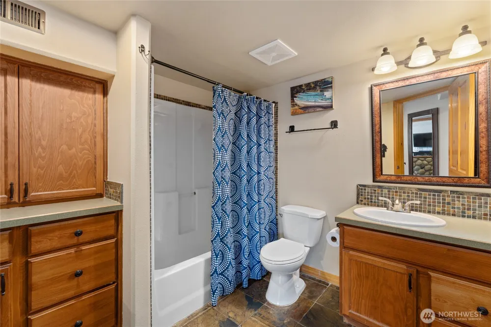 1995 Lakeshore Drive Manson, WA 98831