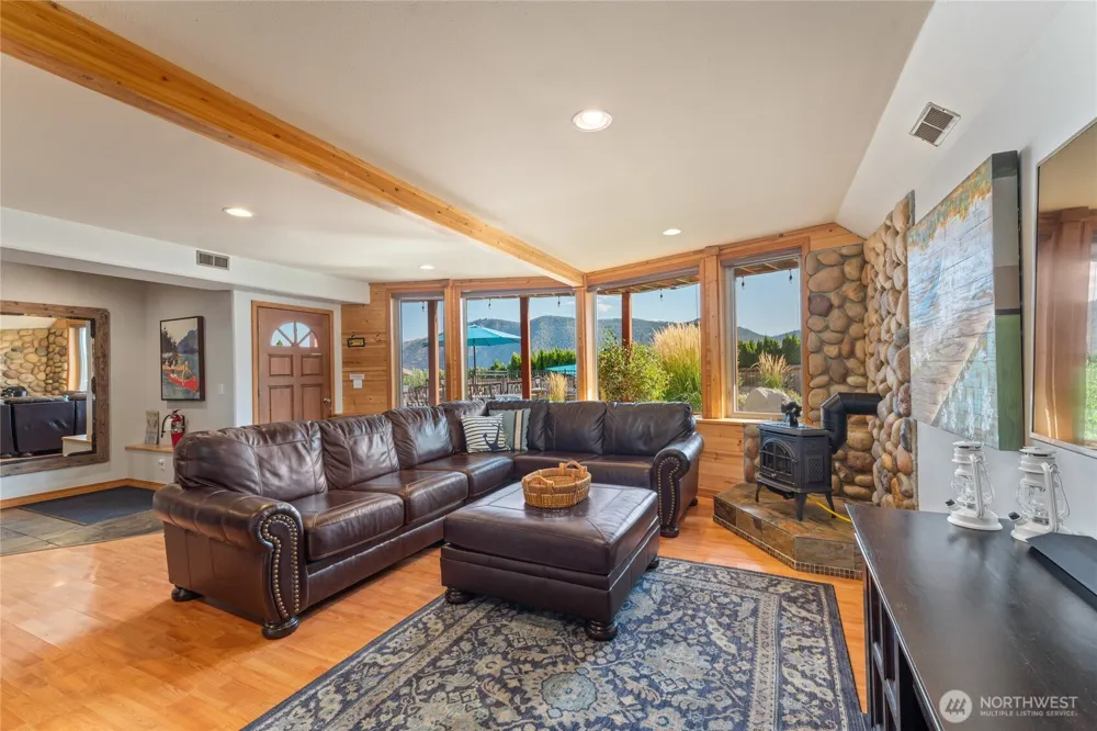 1995 Lakeshore Drive Manson, WA 98831
