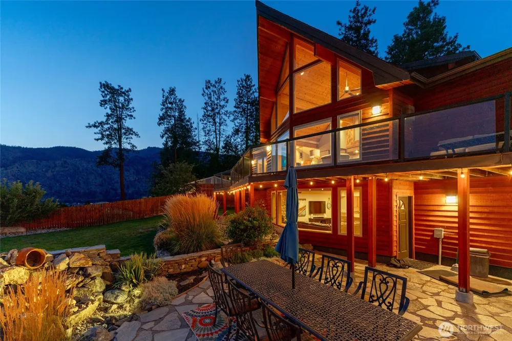 1995 Lakeshore Drive Manson, WA 98831