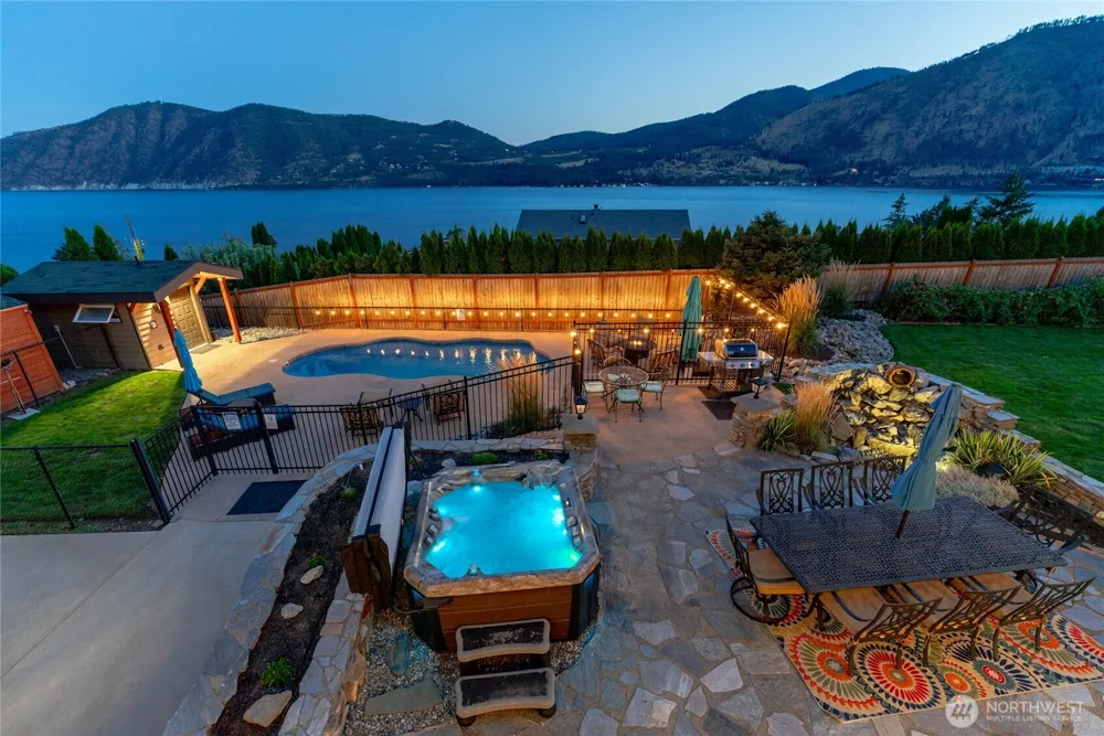 1995 Lakeshore Drive Manson, WA 98831
