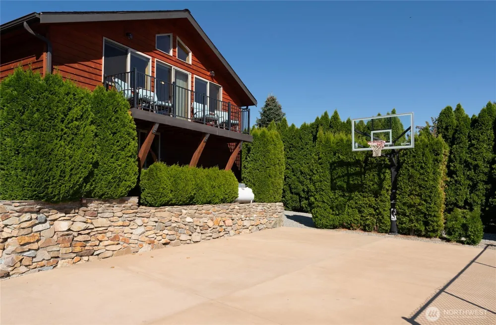 1995 Lakeshore Drive Manson, WA 98831