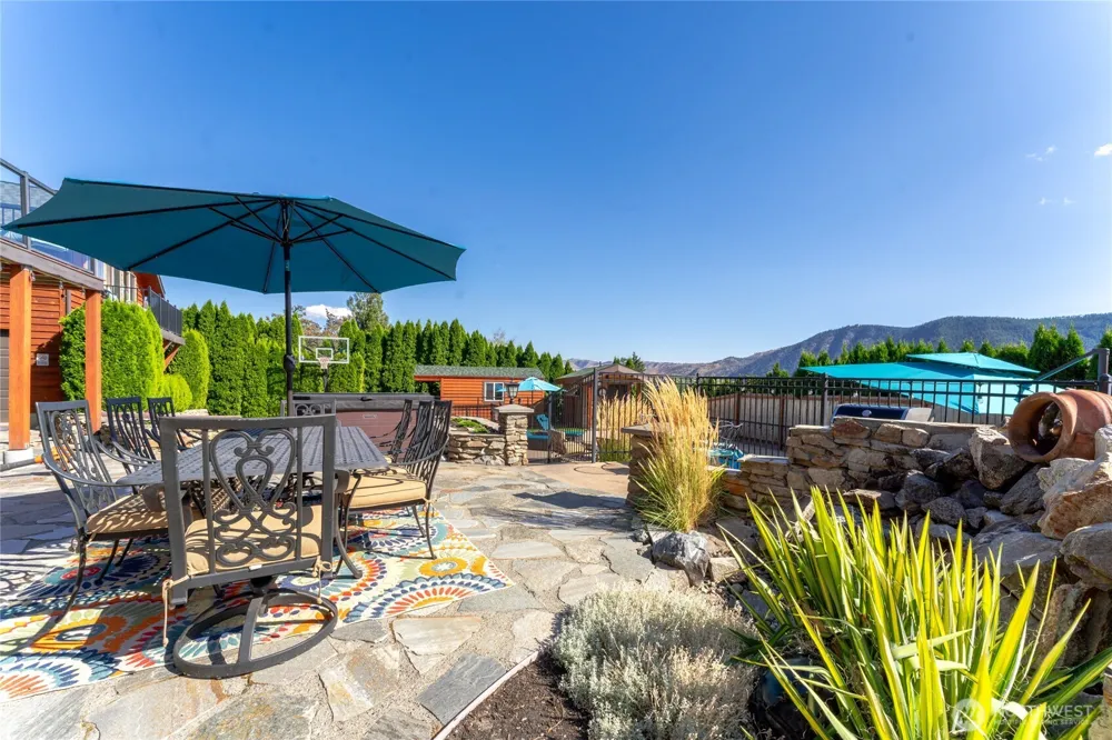 1995 Lakeshore Drive Manson, WA 98831