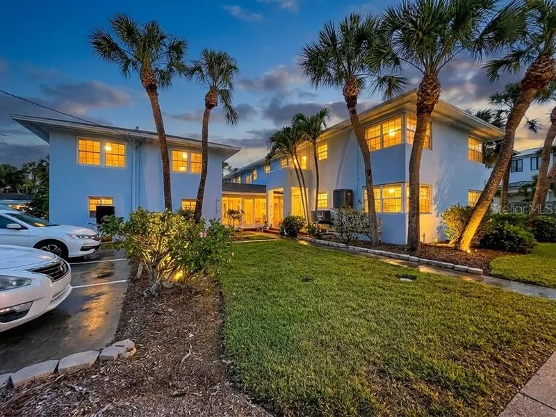 1800 PASS-A-GRILLE WAY #2 St Pete Beach, FL 33706