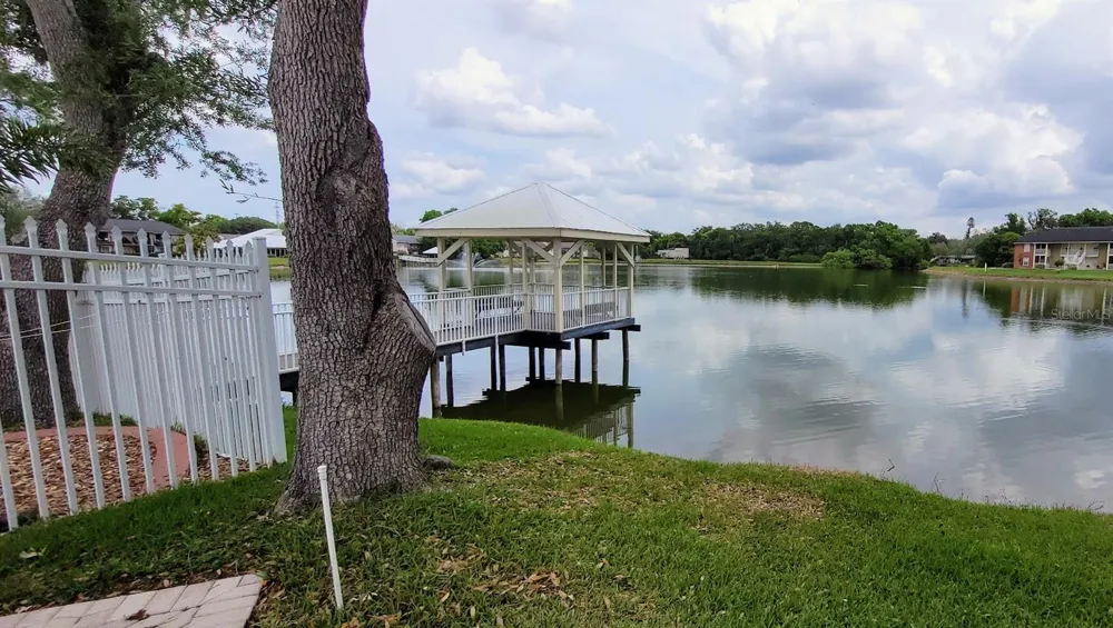 302 LAKE PARSONS GREEN #102 Brandon, FL 33511