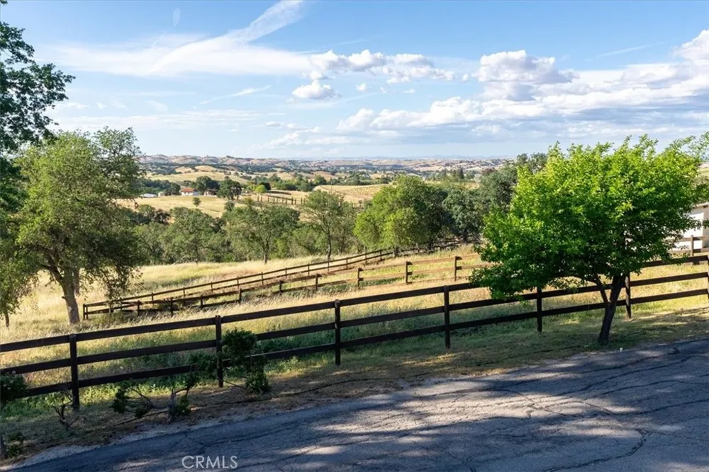 6275 Twin Canyon Creston, CA 93432