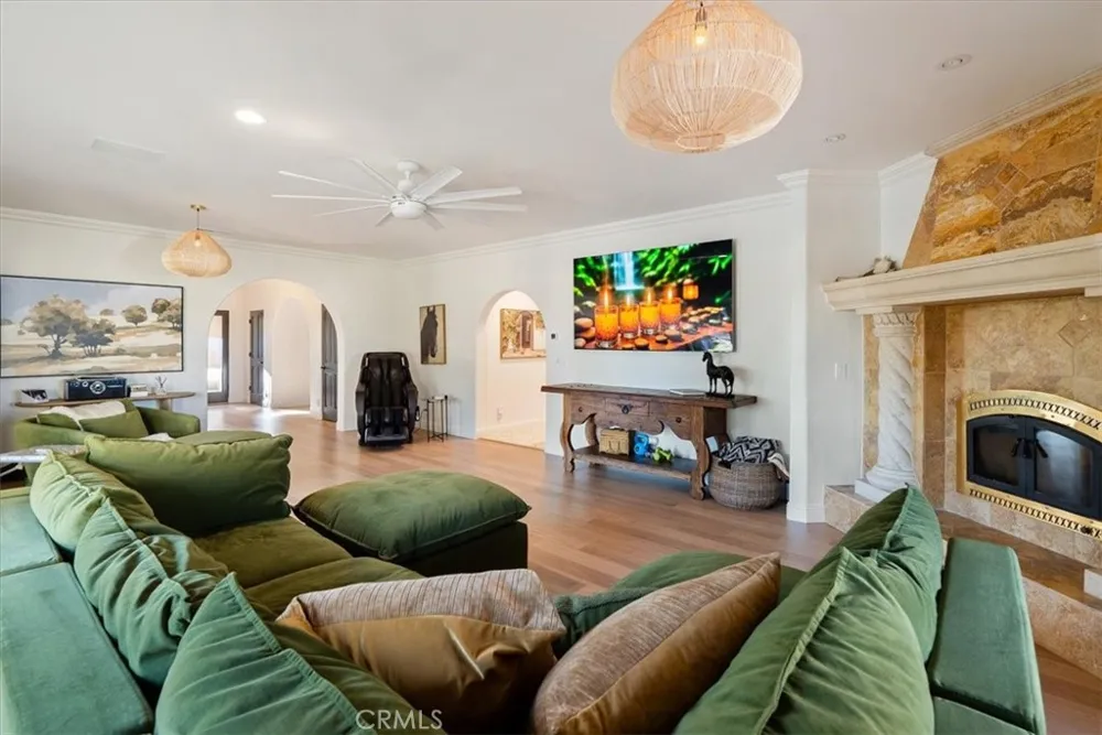 6275 Twin Canyon Creston, CA 93432