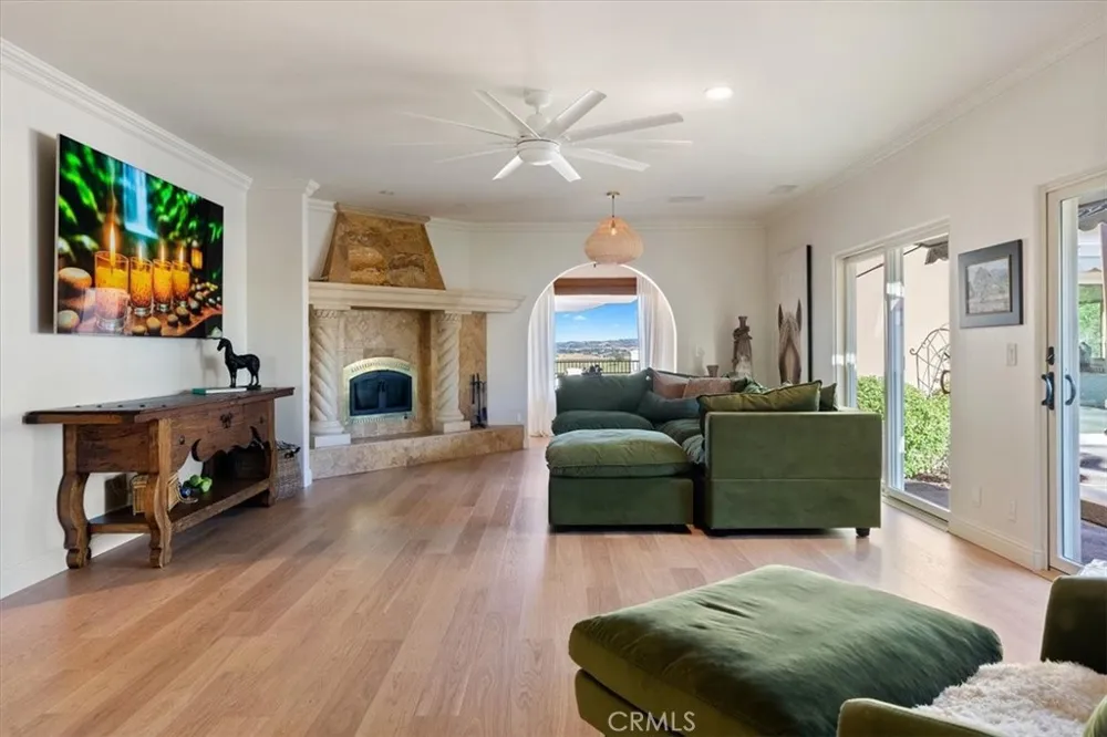 6275 Twin Canyon Creston, CA 93432