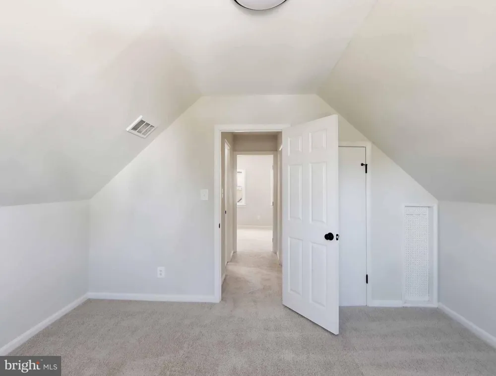 19 W ELM AVENUE Baltimore, MD 21206