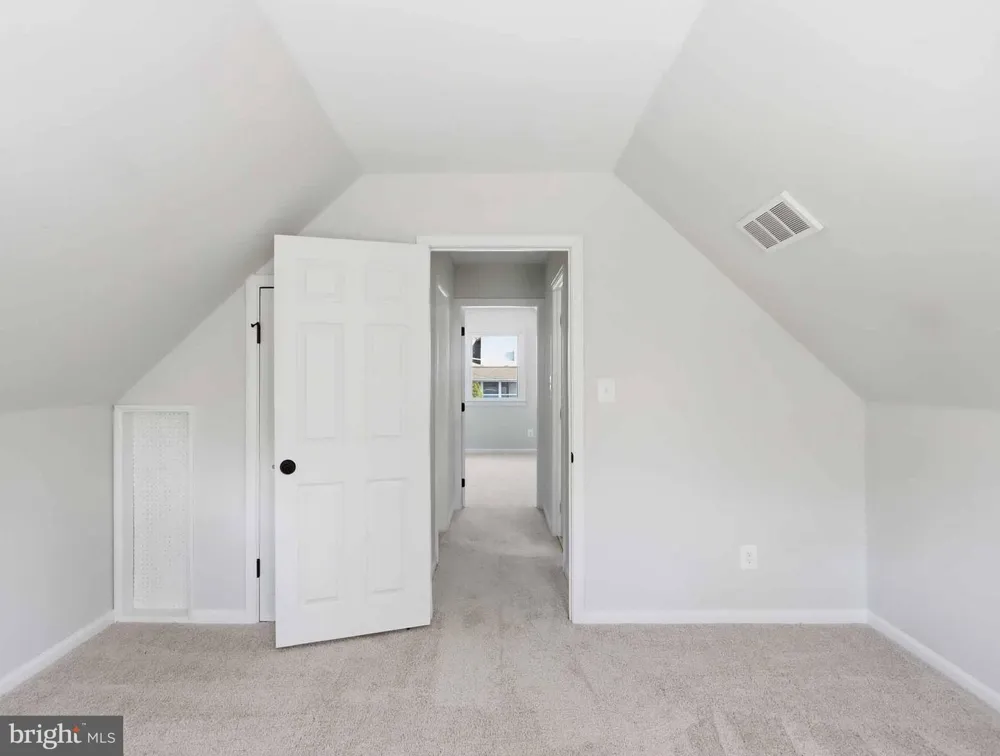 19 W ELM AVENUE Baltimore, MD 21206