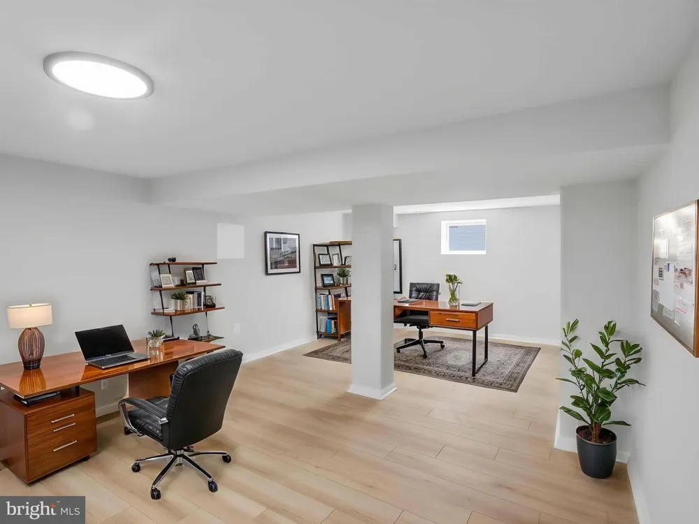 19 W ELM AVENUE Baltimore, MD 21206