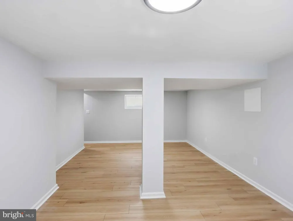 19 W ELM AVENUE Baltimore, MD 21206